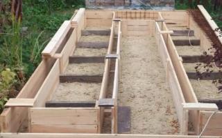 Фундамент под теплицу из поликарбоната: разновидности и установка каркаса Фундамент из деревянного бруса